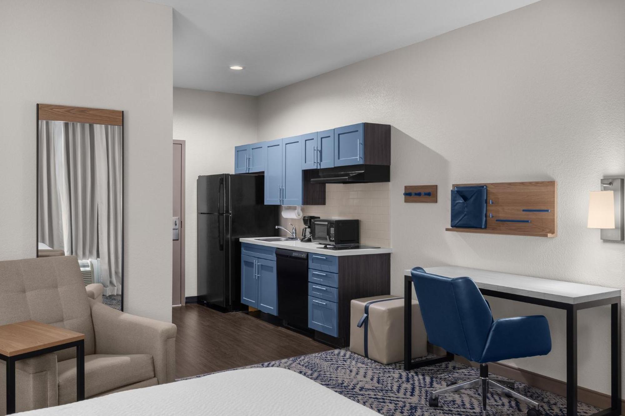 Candlewood Suites Alexandria By Ihg Екстериор снимка