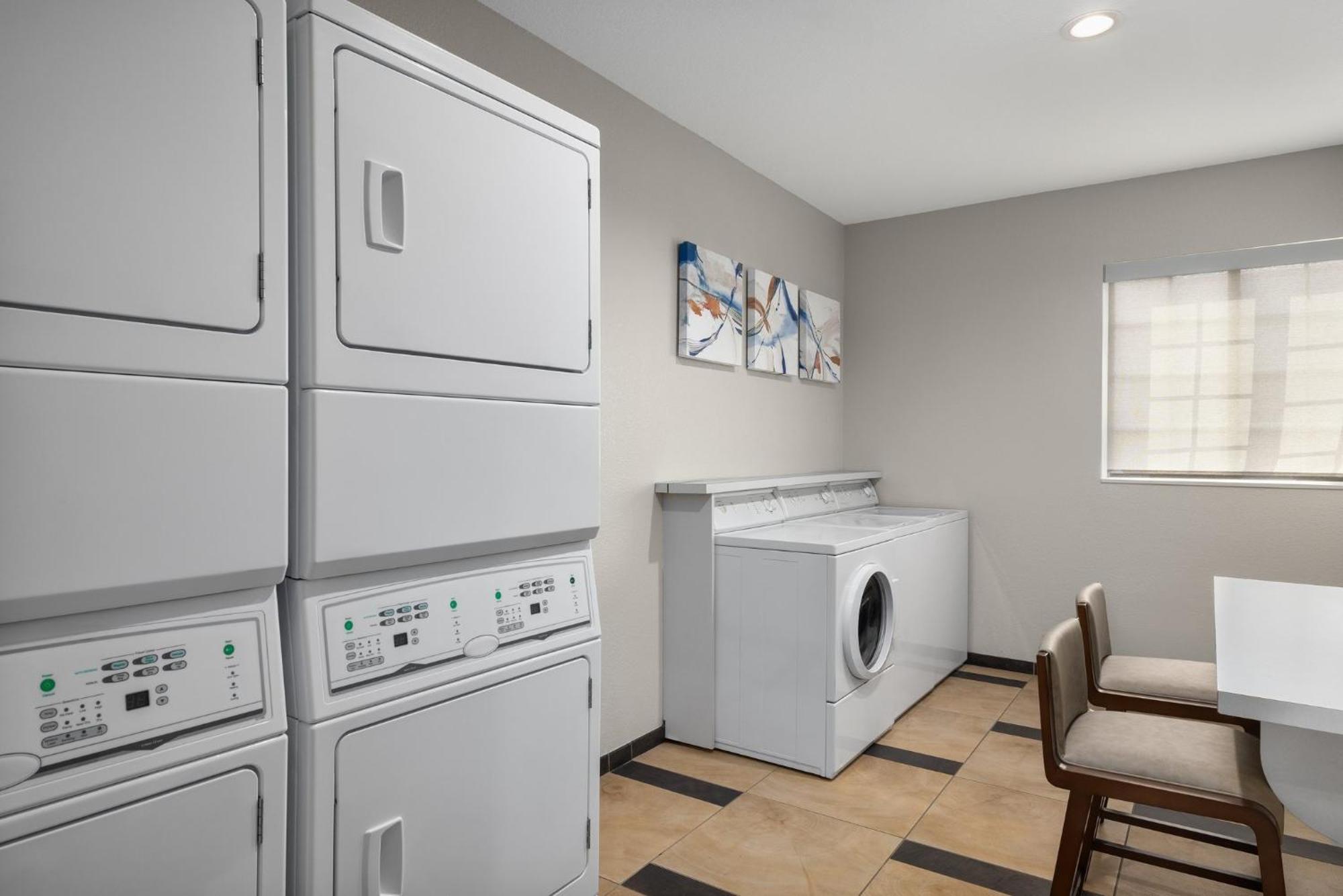Candlewood Suites Alexandria By Ihg Екстериор снимка