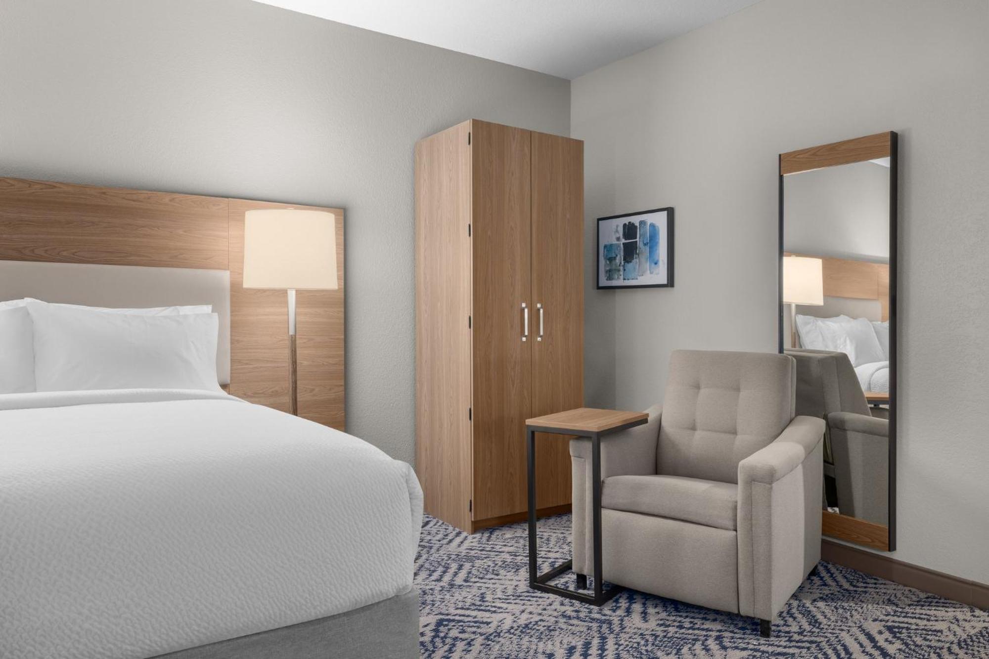 Candlewood Suites Alexandria By Ihg Екстериор снимка