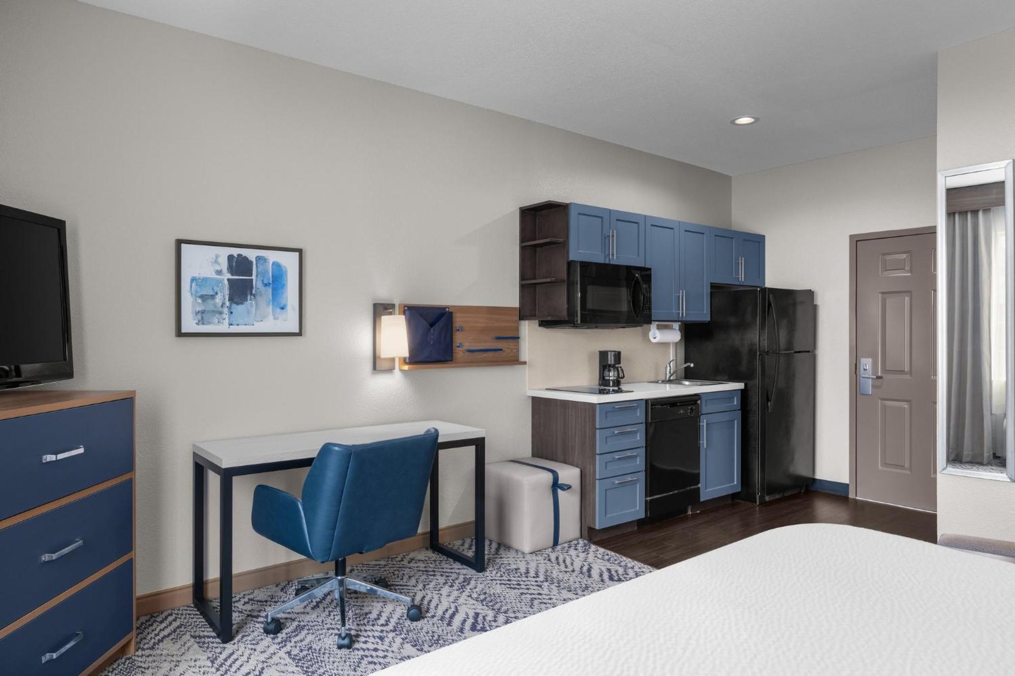 Candlewood Suites Alexandria By Ihg Екстериор снимка