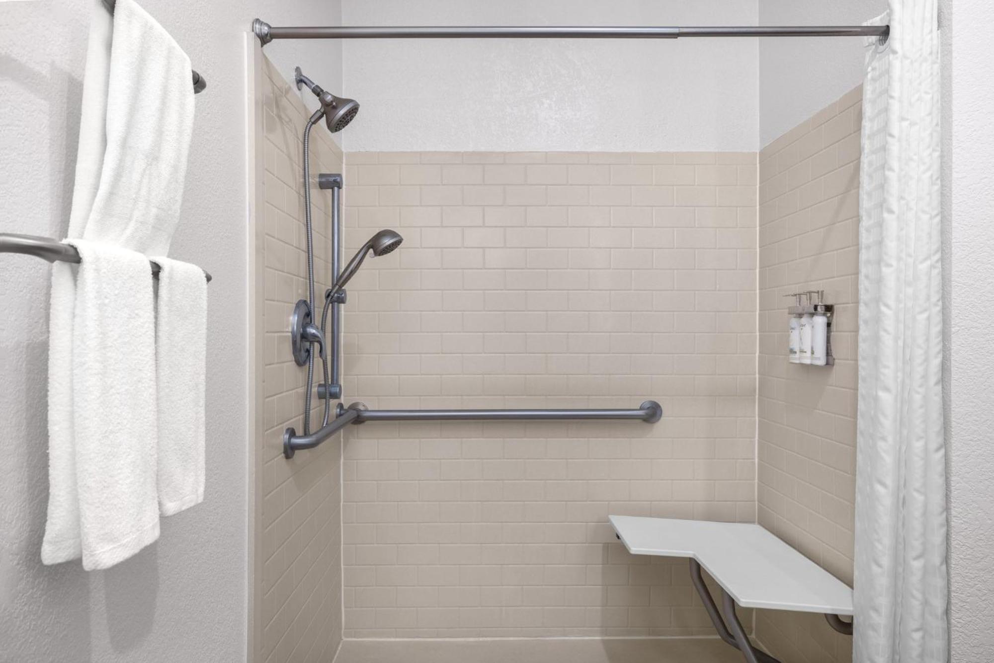 Candlewood Suites Alexandria By Ihg Екстериор снимка