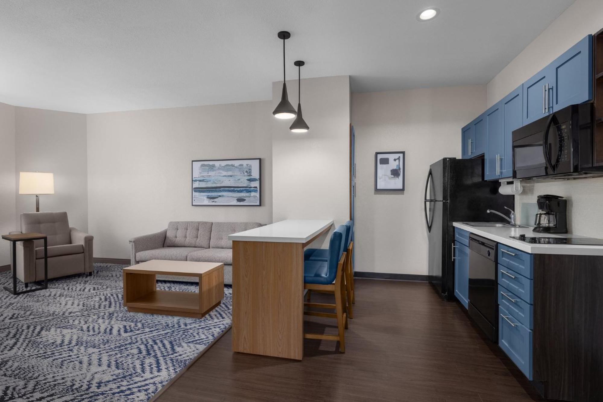 Candlewood Suites Alexandria By Ihg Екстериор снимка