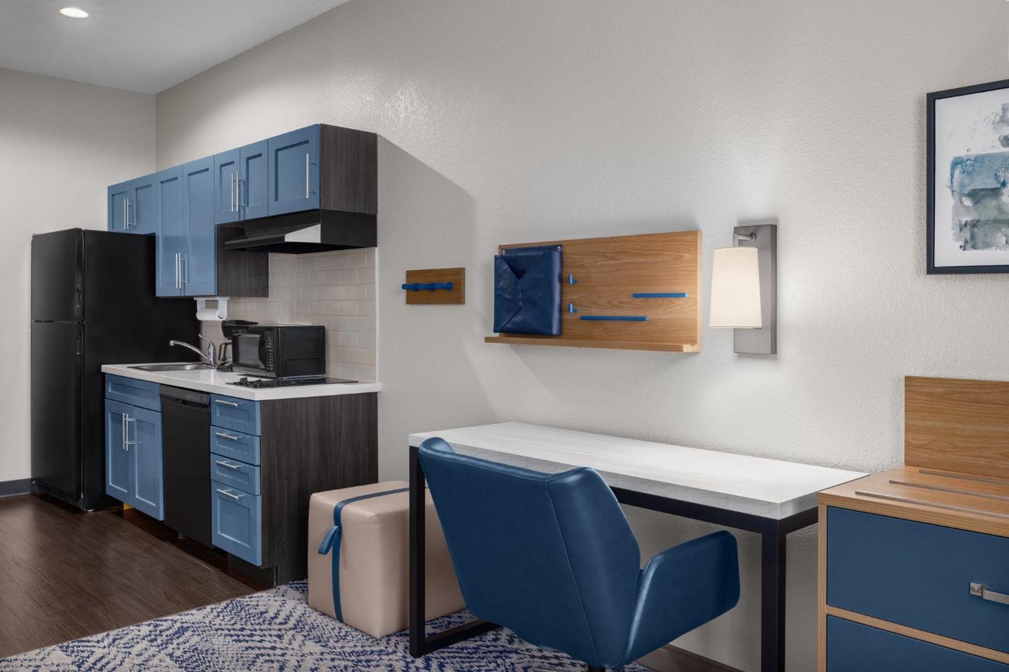 Candlewood Suites Alexandria By Ihg Екстериор снимка