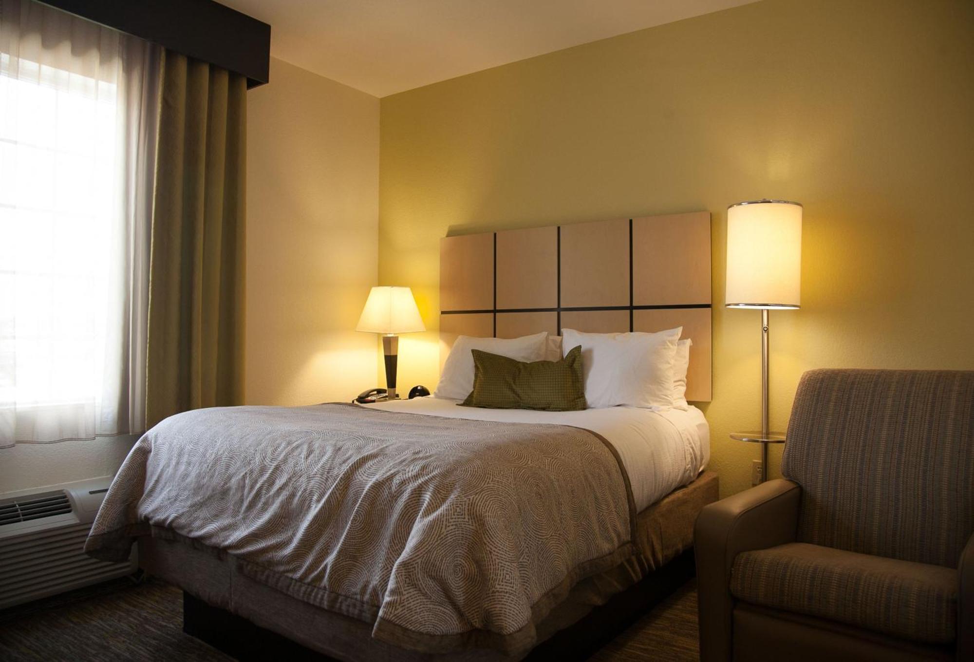 Candlewood Suites Alexandria By Ihg Екстериор снимка