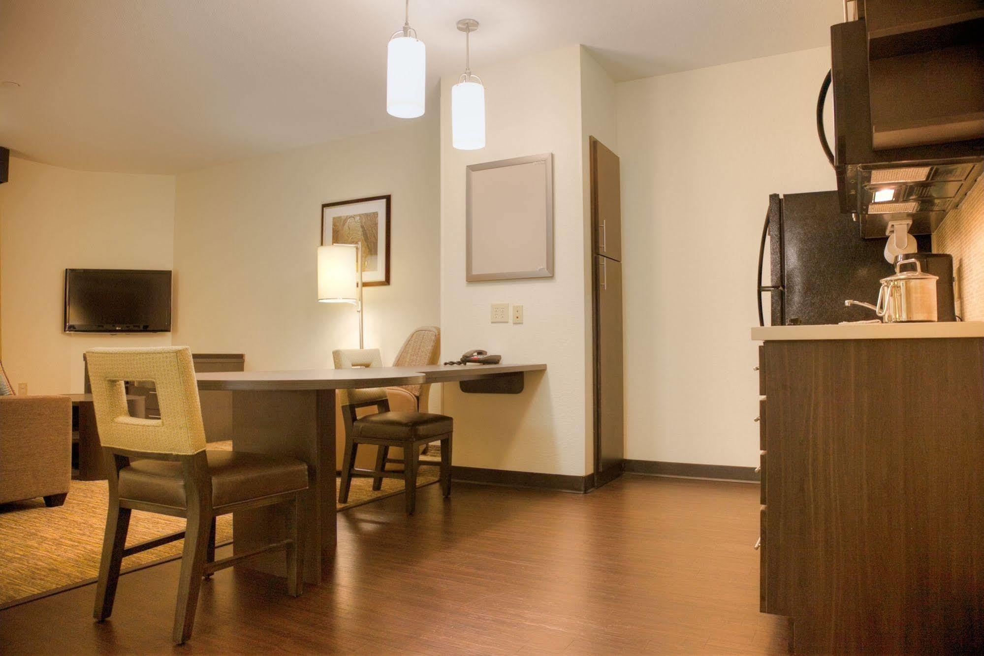 Candlewood Suites Alexandria By Ihg Екстериор снимка